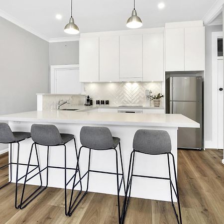Stylish, Sunny & Spacious 2 Bedroom Apartment, Mosman 시드니 외부 사진
