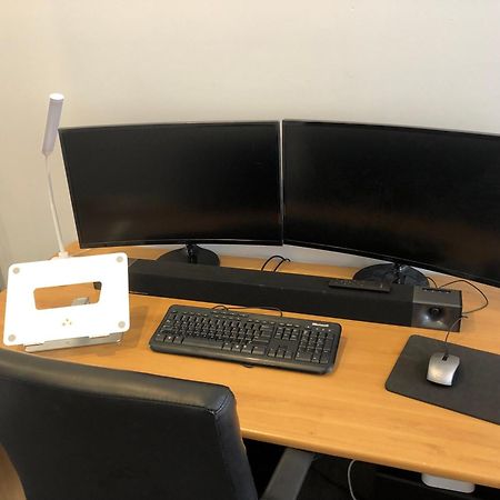 Stylish, Sunny & Spacious 2 Bedroom Apartment, Mosman 시드니 외부 사진
